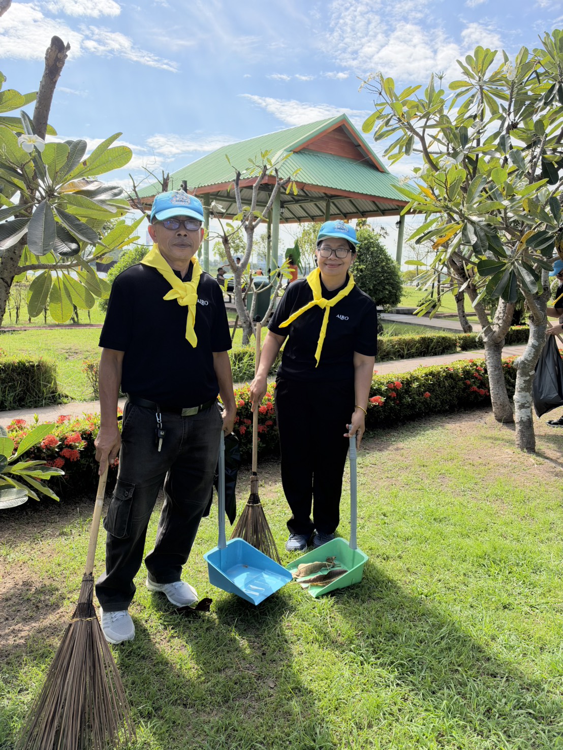 title - ส.ป.ก.ยโสธร ร่วมกิจกรรมจิตอาสาพัฒนา เนื่องในวันคล้ายวันสวรรคต  พระบาทสมเด็จพระจุลจอมเกล้าเจ้าอยู่หัว (วันปิยมหาราช)